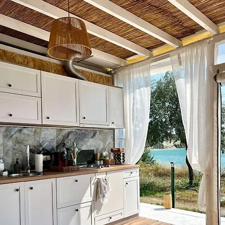 Campsite Caravana The Black Pearl